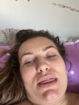 Онлайн чат XXX SweetCurvess