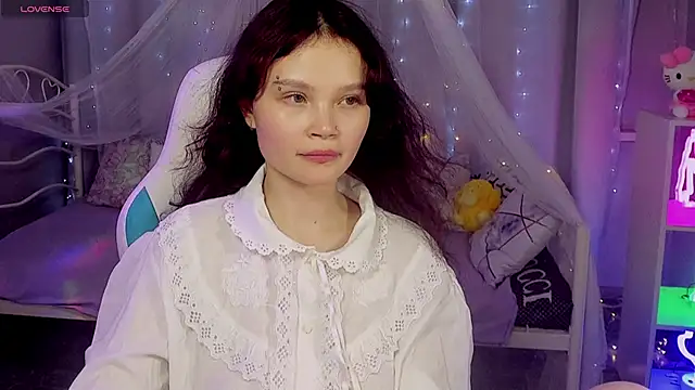 Онлайн ча т XXX EmilyChaves