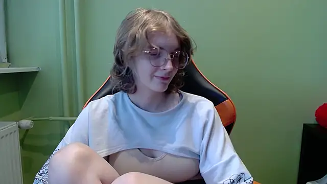 juicyPenny live XXX chat