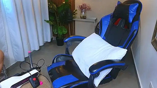 Kenya--Buhle Webcam show