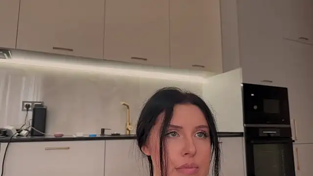MENNDI Live XXX Chat