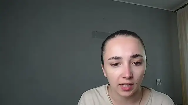 Eva_Gloryy Adlı Modelin Canlı XXX Sohbeti