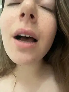 kate_nicepops999114's Webcam Show