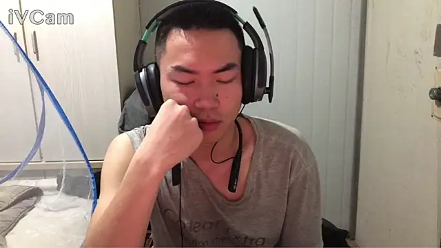 XXX chat uživo modela dyjdddttj