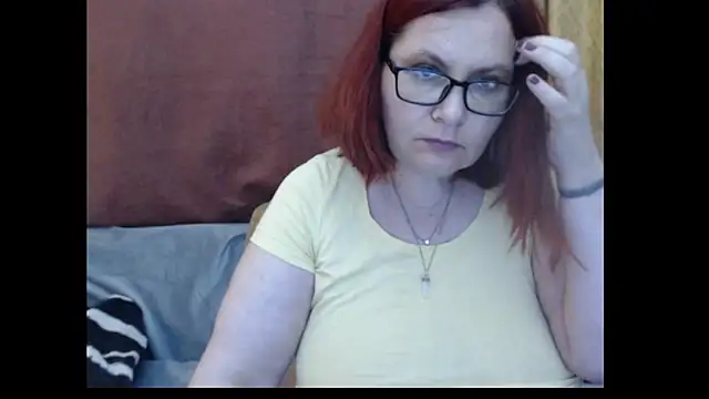 PlayfullMature's Live XXX Chat