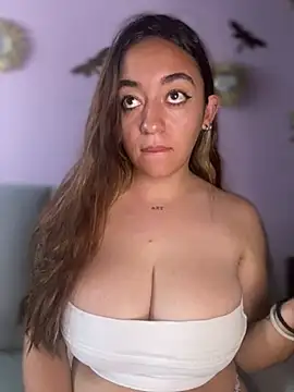 Im_Luuu élő XXX-chatje