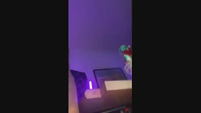 Guyst049 webkamerás műsora