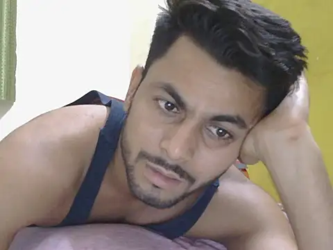 Stubborndesiboy Chat XXX in diretta