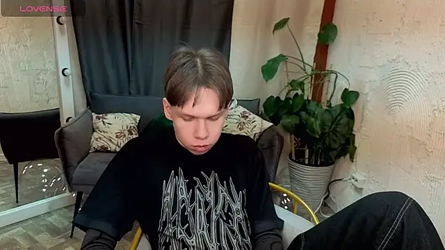 EliotMars Live XXX-chat