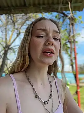 Онлайн чат XXX MilaMoone