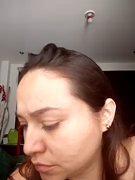 SabrinaVantress' Live XXX Chat