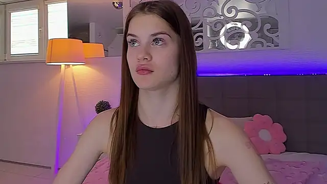 LuisaClover élő XXX-chatje