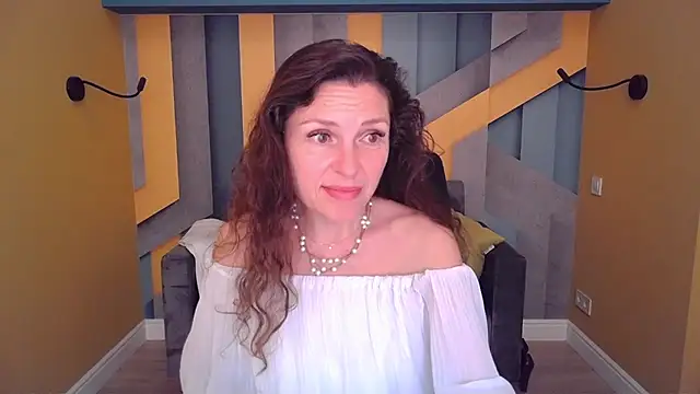 EllaLong Chat XXX in diretta