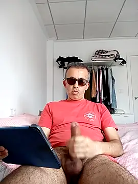 EmilioTaladdro's Live XXX Chat