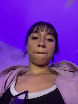 Alahia_pink_'s Live XXX Chat