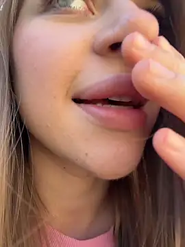 LeilaFloraX's Live XXX Chat