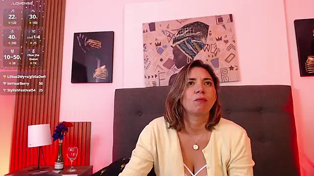milfsecret69's Live XXX Chat