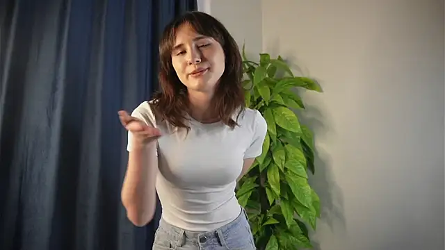 HelaineShoe's Live XXX Chat