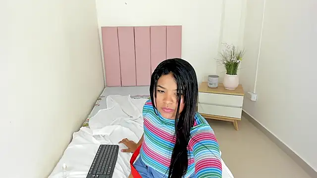 Mindy_Claker live XXX chat