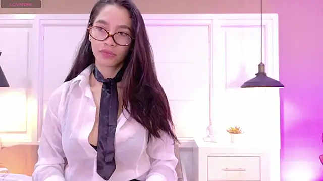 JuliaaVega 现场XXX聊天
