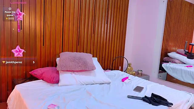 CAROLYNFOSTER's Live XXX Chat