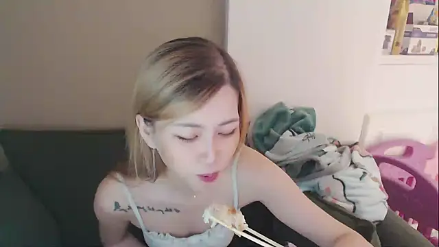 whitecat13 Chat XXX in diretta