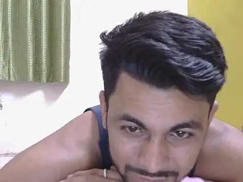 Stubborndesiboy 라이브 XXX 채팅