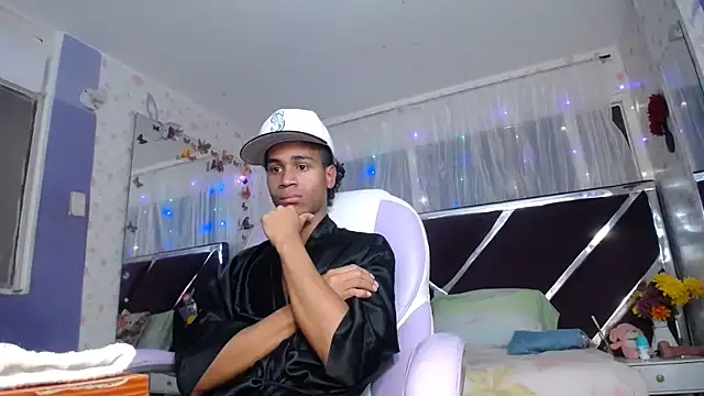 Santy_bigcock_01's Live XXX Chat