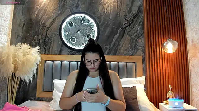 Chatroom XXX en direct de BellaPeers_