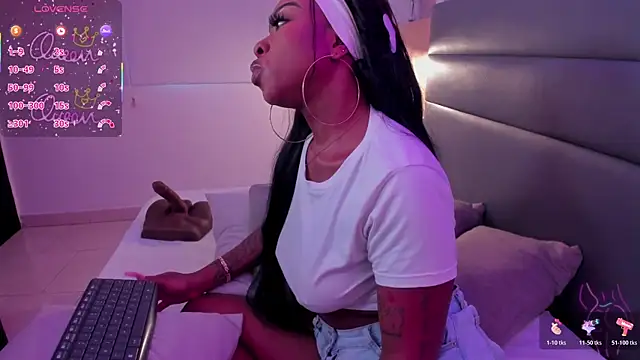 mia_schwarz লাইভ XXX চ্যাট