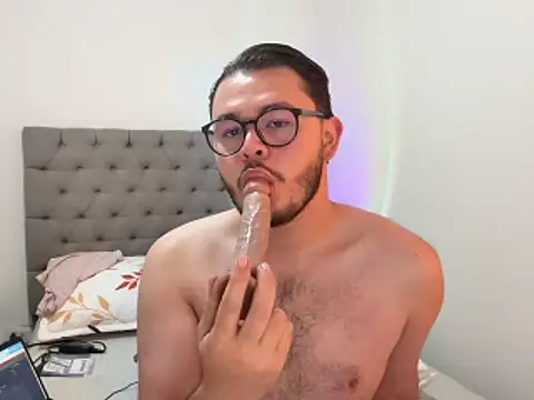 SubBoy_bear's Live XXX Chat