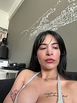 Naughty_Arab_girl webkamerás műsora
