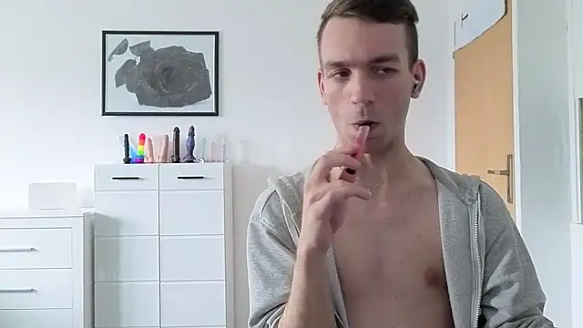 Show modela nick_subvyx na web-kameri