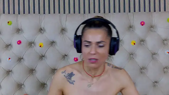 PlayfulShow Webcam show