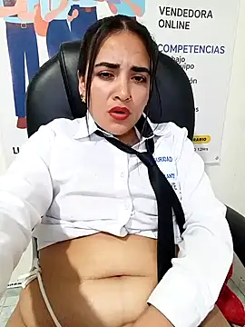 Czat XXX na żywo – MAYE__13
