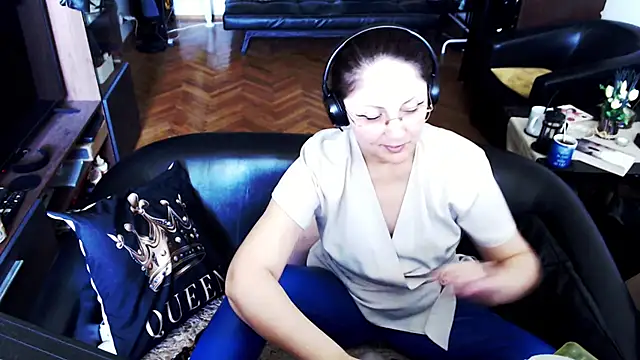 XXX chat uživo modela Imperatriza