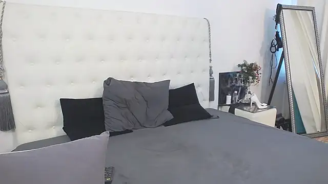 AlinaOnly Pertunjukan Webcam