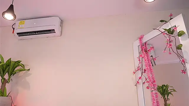 XXX chat uživo modela mili_moon_