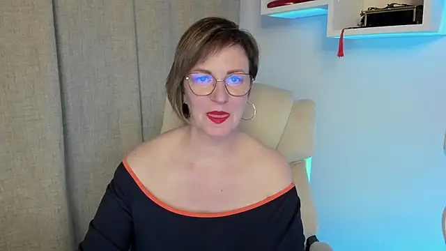Show modela feliziaDesire na web-kameri