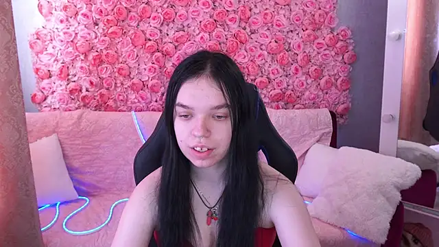 Show modela KatrinPearlsss na web-kameri