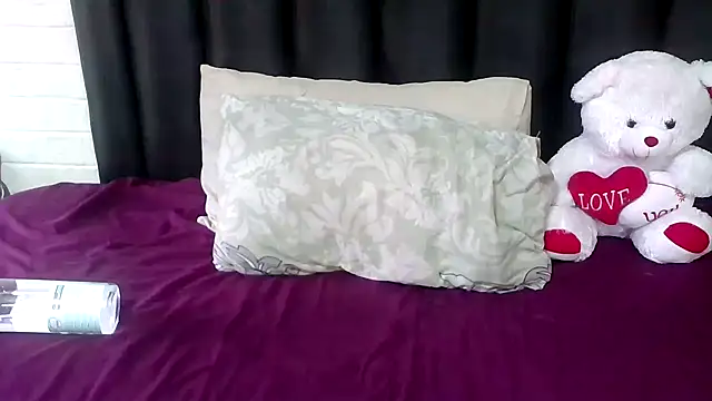 Show modela SeductiveBoobs na web-kameri