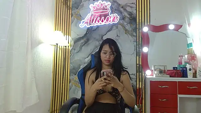 alisoom_'s Webcam Show
