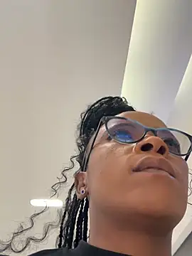 MILLA9000n Live XXX chat