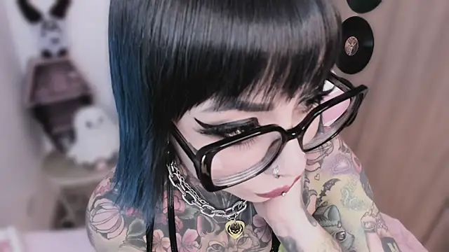 دردشة shes_creepy الجنسية المباشرة