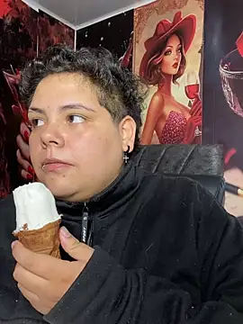 Hailey_Curvyのウェブカメラショー