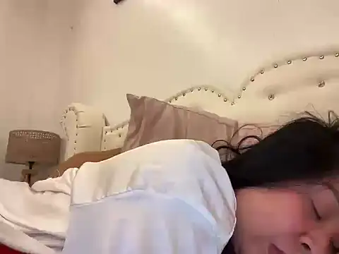 XXX chat uživo modela NaughtySCARLETSIN