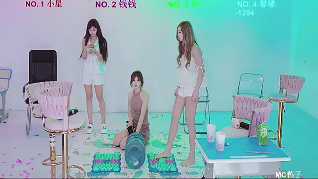 ZZ00033S' Live XXX Chat