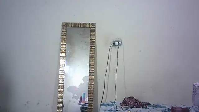 lorraine2036's Webcam Show