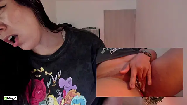 XXX chat uživo modela urcute_kitten