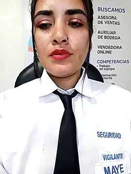 Chatroom XXX en direct de MAYE__13